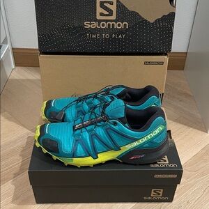 Salomon Speedcross 4 size 6 in Vibrant Teal and Lime Trail Shoes
